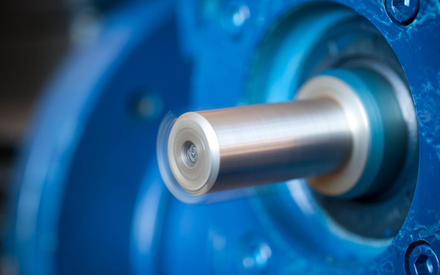 测试台上的大型强大发动机变速箱 2022 01 18 23 34 52 UTC