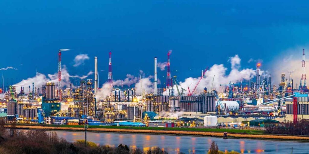 Application of Gas Analyzers in Industrial VOCs Emission Monitoring