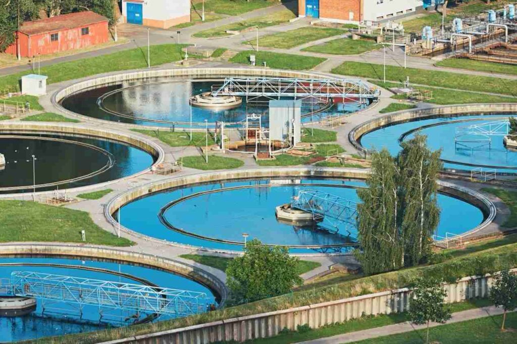 How Can Wastewater Treatment Plants Achieve Better Emission Control Using Gas Analyzers?