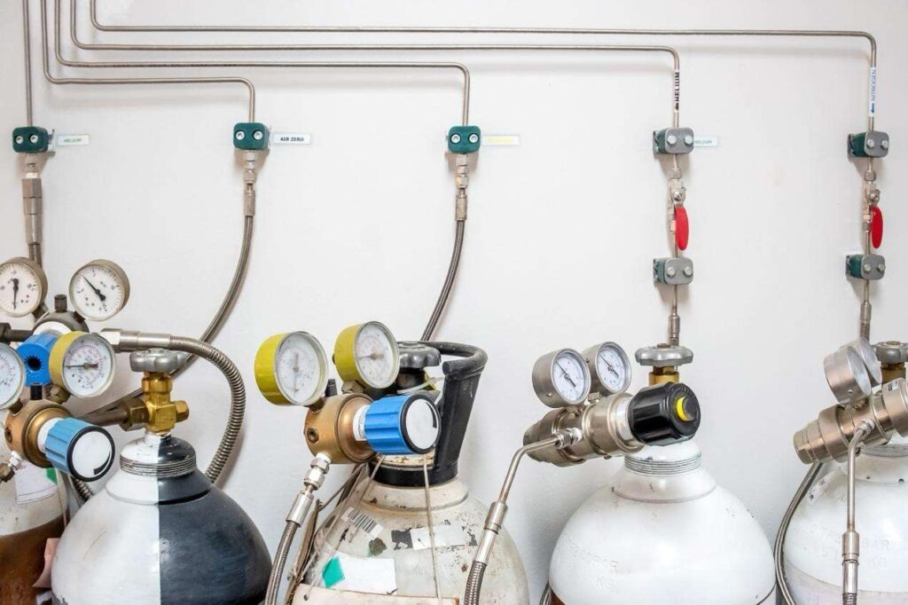 How Do Gas Analyzers Enhance Safety and Precision in Medical Applications?