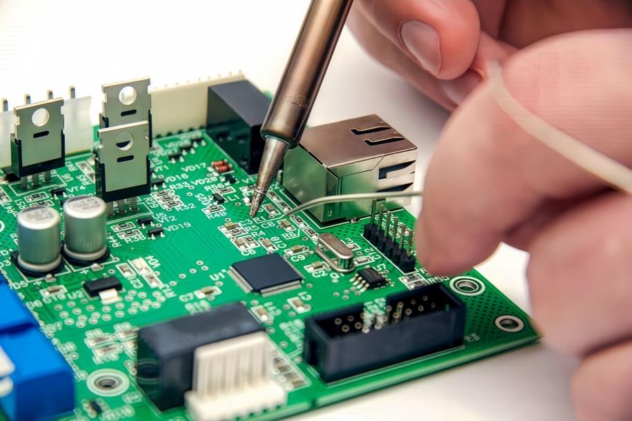 How Process Gas Analyzers Power Safety in the Electronics Industry?